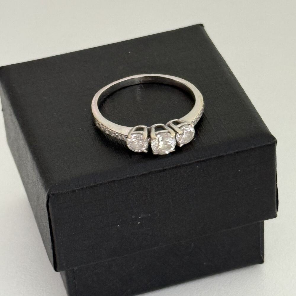 LSC 18K White Gold Genuine Diamond 3 Stone W/ Accents Engagement Band Ring Sz 8 - Picture 12 of 16